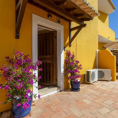 Apartmán T2 Com Patio E Barbecue